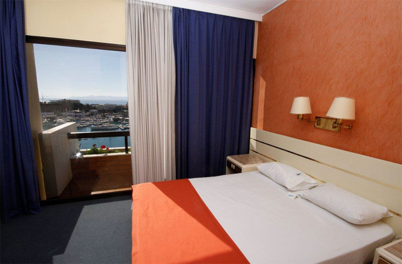 Hotel Mistral Piraeus Ruang foto